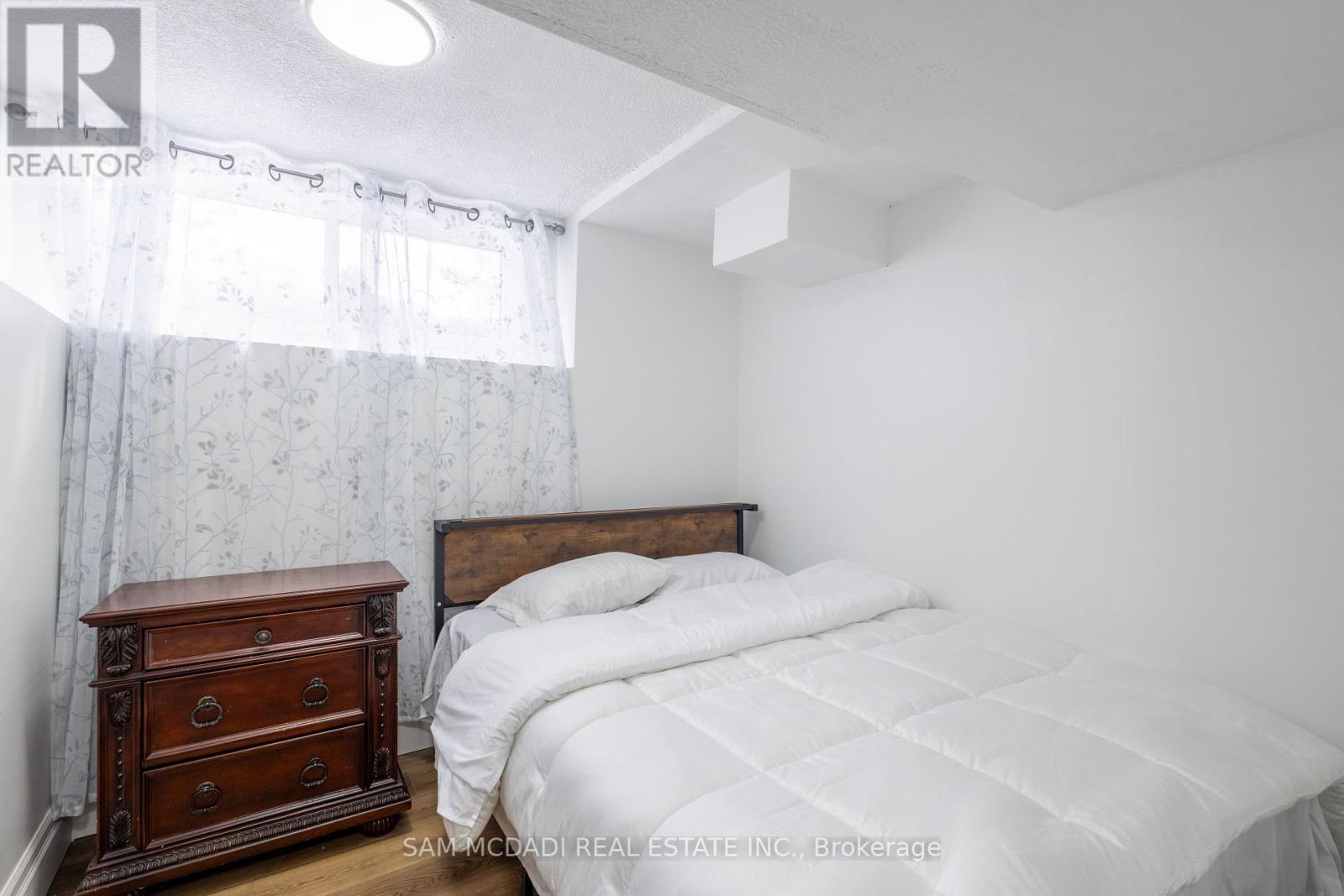 Photo 11 of 855 Jerseyville Road W, Hamilton ON