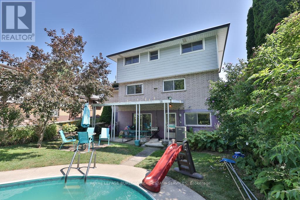 Photo 21 of 37 Sunrise Crescent, Hamilton ON