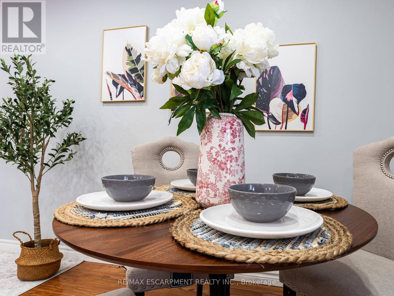 Photo 14 of 68 Gledhill Crescent, Hamilton ON