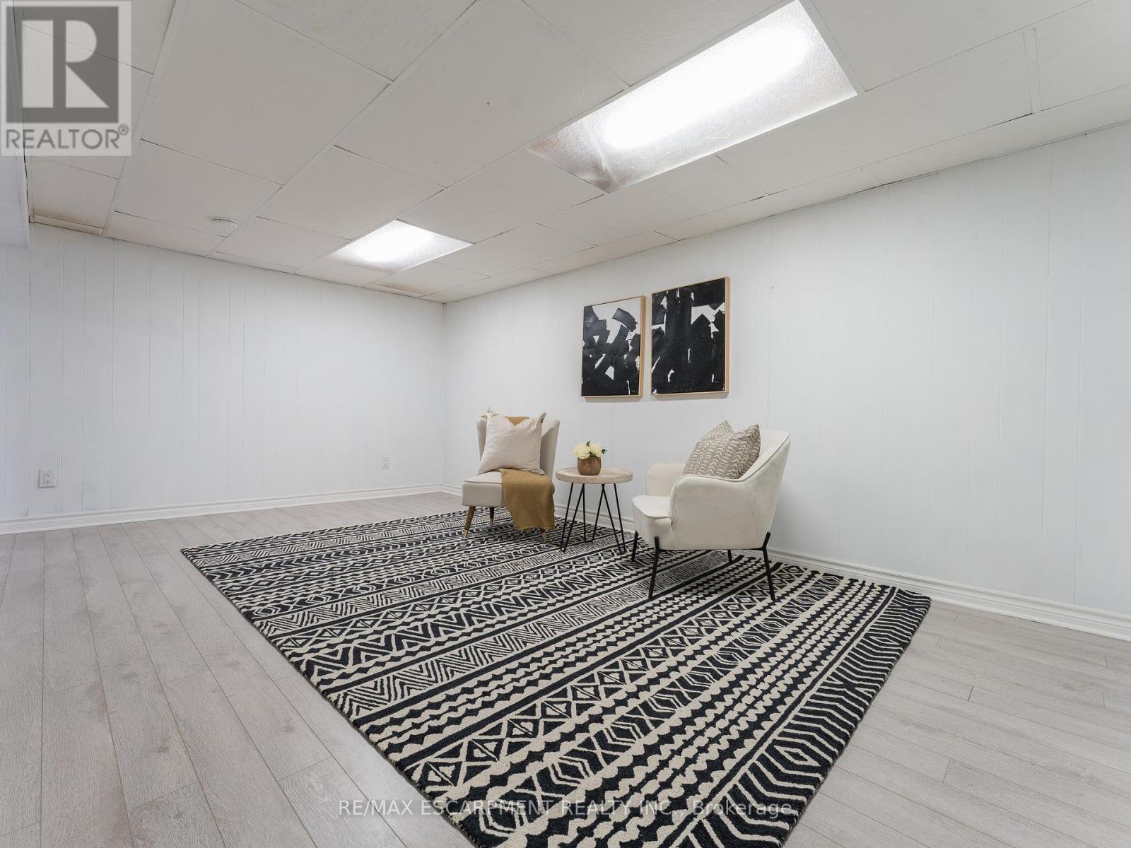 Photo 33 of 68 Gledhill Crescent, Hamilton ON