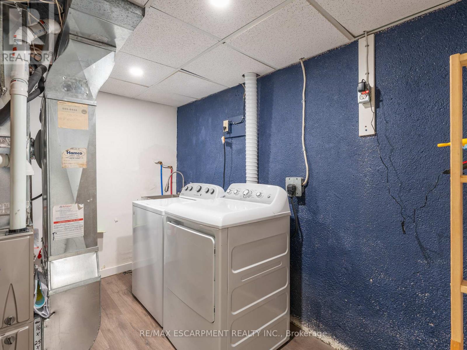 Photo 35 of 68 Gledhill Crescent, Hamilton ON
