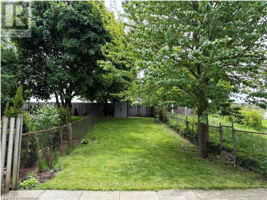 Photo 36 of 68 Gledhill Crescent, Hamilton ON