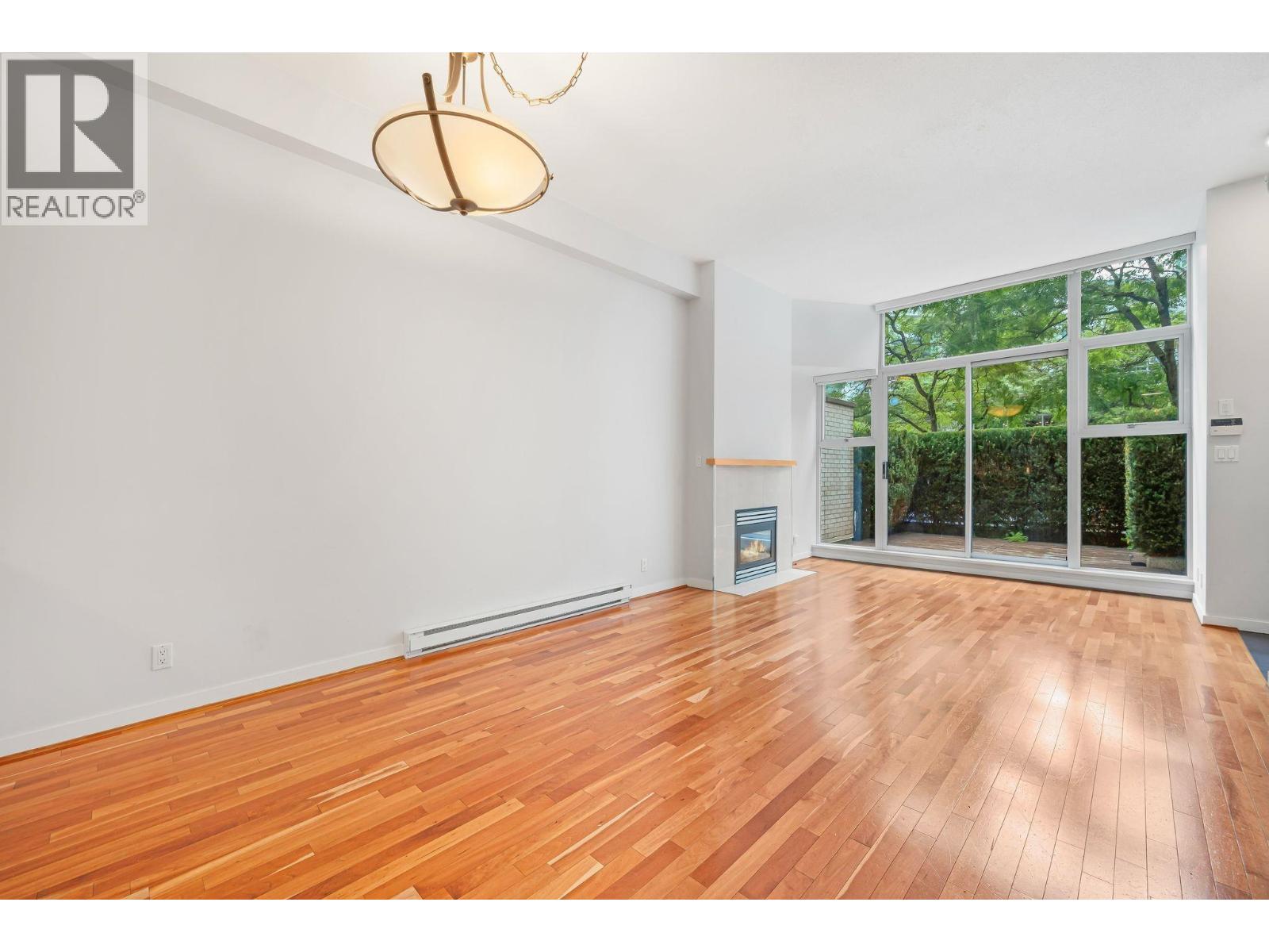 Photo 4 of 133 Aquarius Mews, Vancouver BC