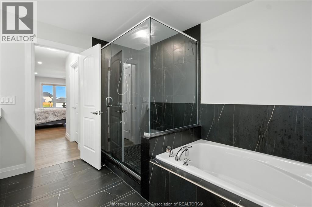 Photo 22 of 27 Kingsbridge Drive, Amherstburg ON