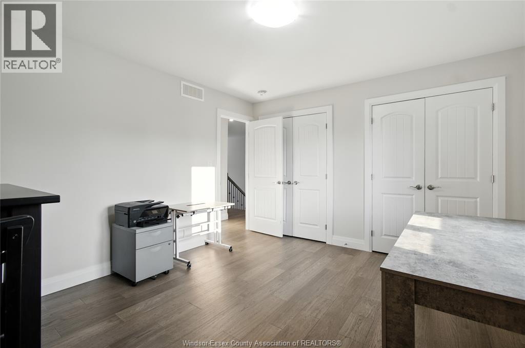 Photo 24 of 27 Kingsbridge Drive, Amherstburg ON