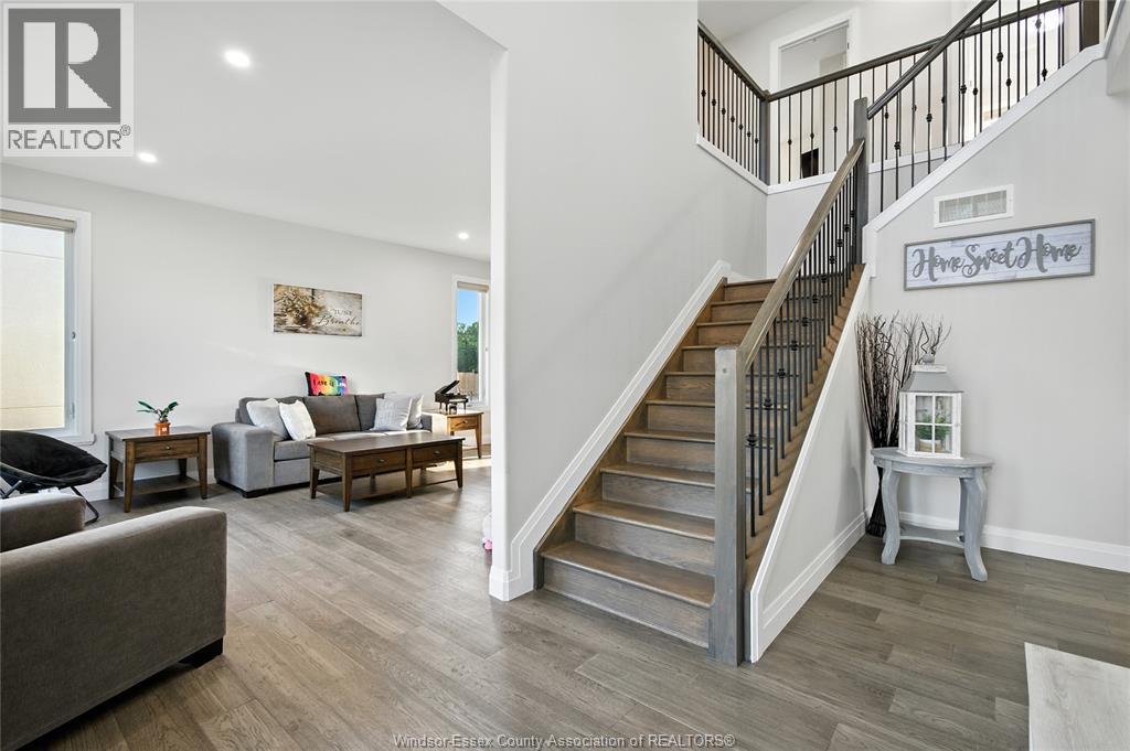 Photo 7 of 27 Kingsbridge Drive, Amherstburg ON