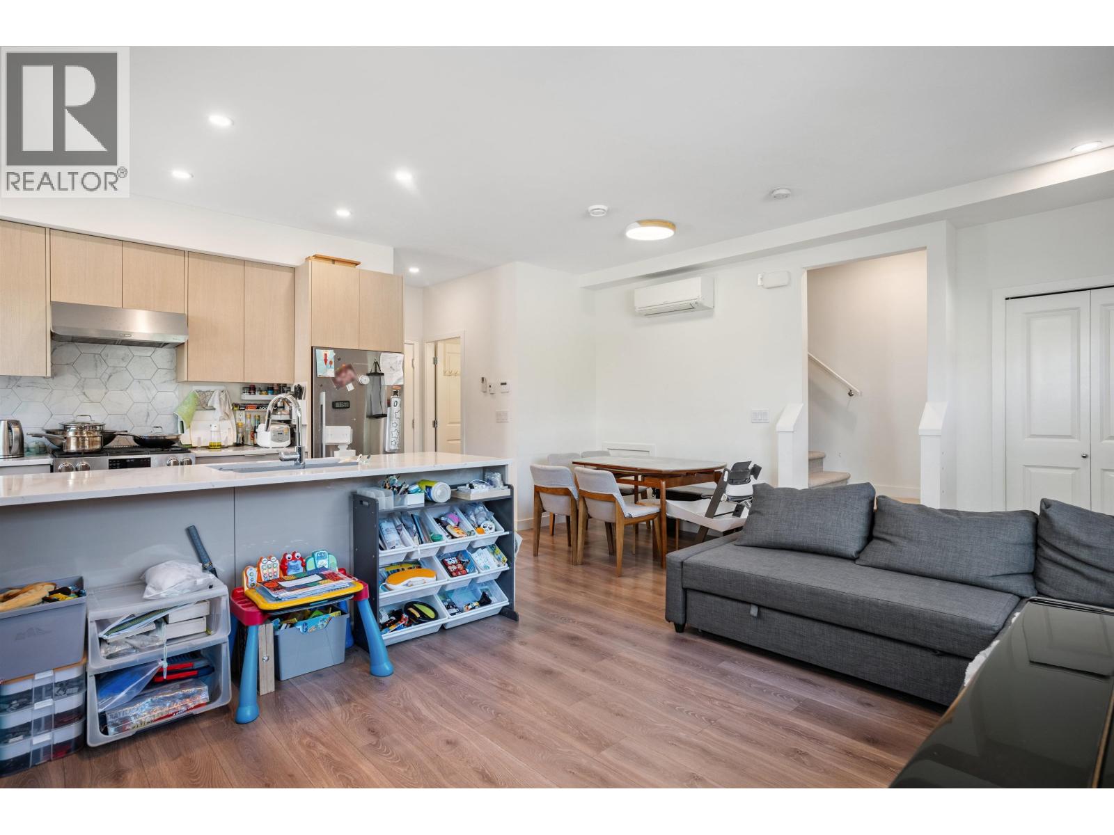 1 7780 BRIDGE STREET, Richmond