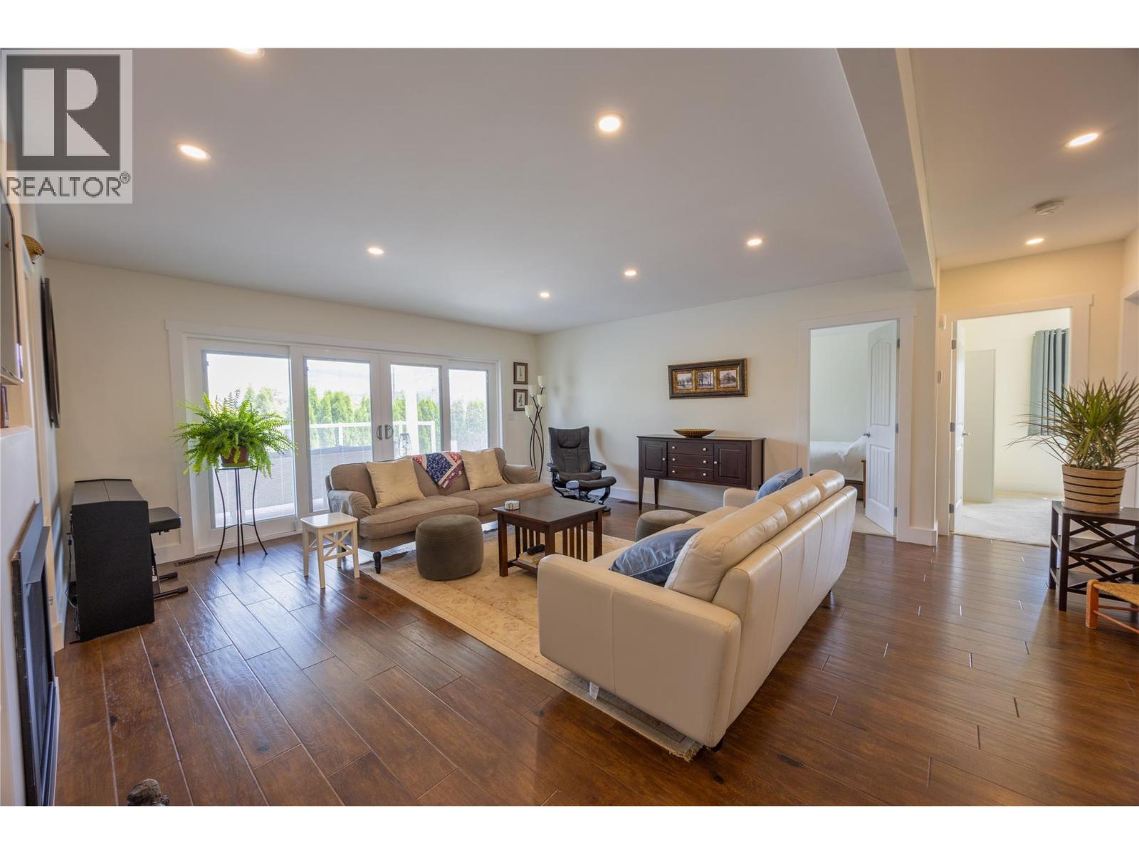  5609 Yarrow Street, Oliver