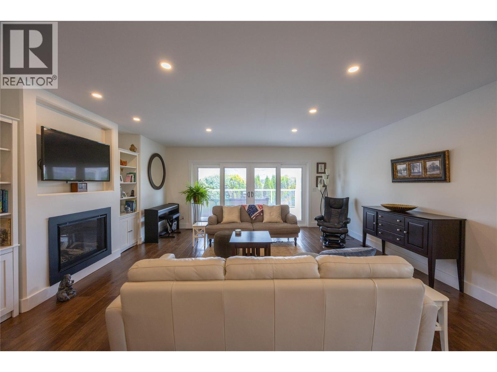  5609 Yarrow Street, Oliver