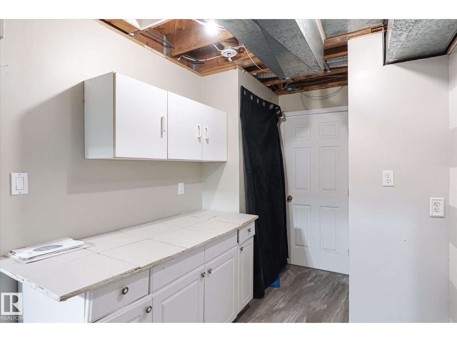 Photo 33 of 13543 139 St Nw, Edmonton AB