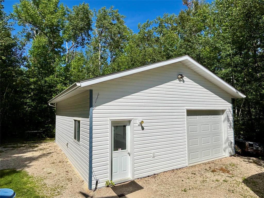 Photo 22 of 32 David Drive, Traverse Bay MB