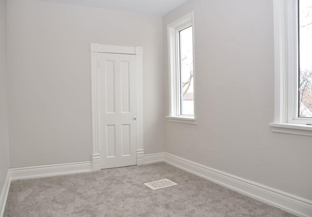 Photo 9 of 455 Manitoba Avenue, Winnipeg MB
