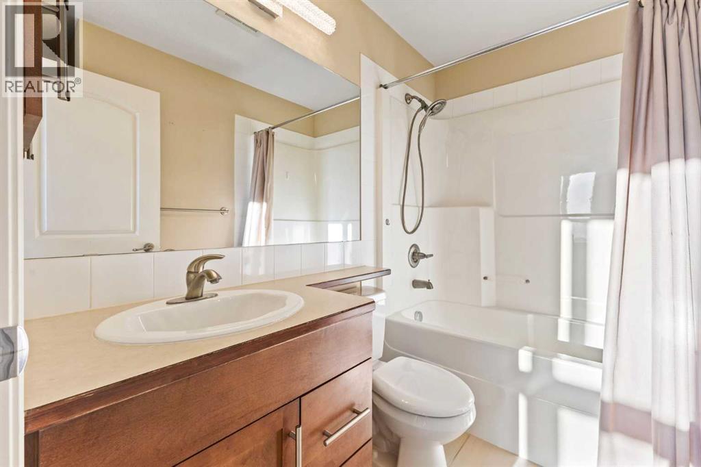 Single Family House Low rise for Sale in   Val Gardena View SW Springbank Hill Calgary 