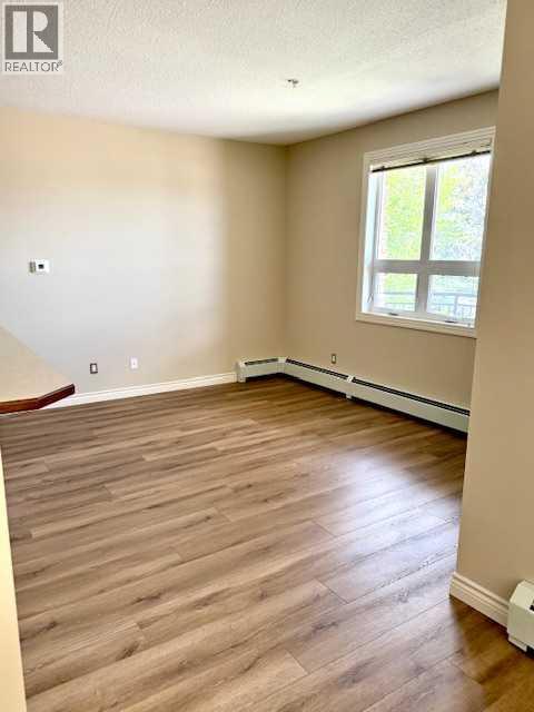 Single Family House Low rise for Sale in   Val Gardena View SW Springbank Hill Calgary 