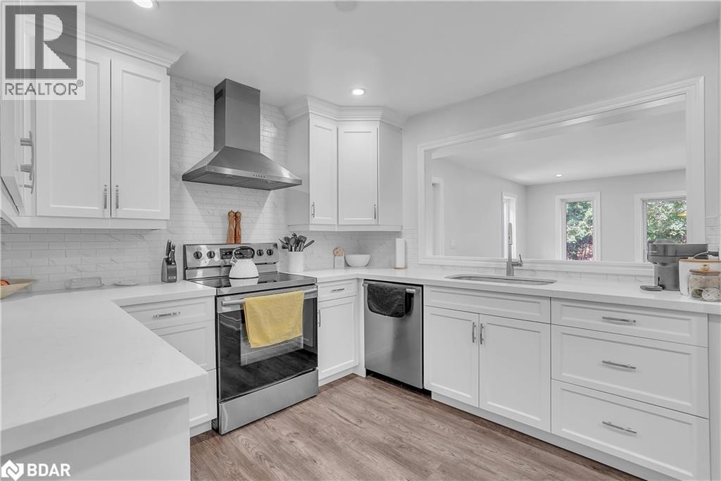 Photo 12 of 125 Dundonald Street, Barrie ON