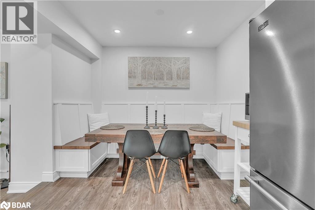 Photo 14 of 125 Dundonald Street, Barrie ON