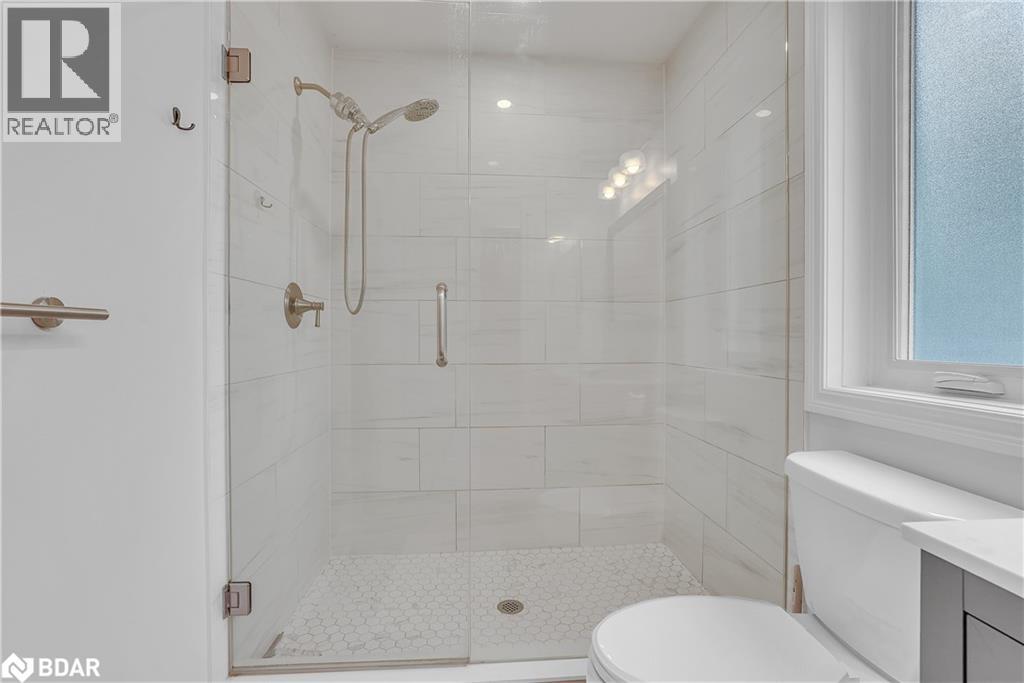 Photo 27 of 125 Dundonald Street, Barrie ON