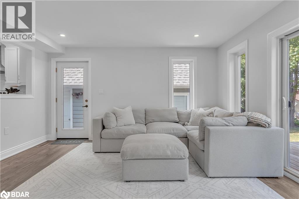 Photo 20 of 125 Dundonald Street, Barrie ON