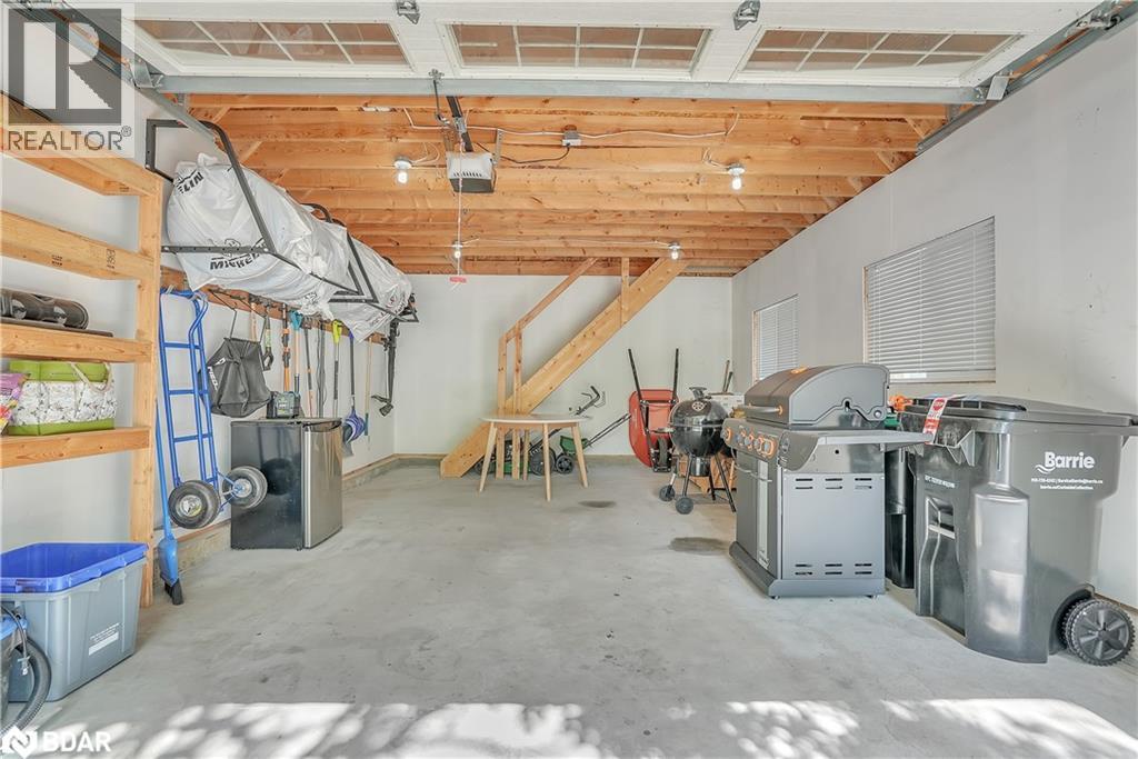 Photo 37 of 125 Dundonald Street, Barrie ON