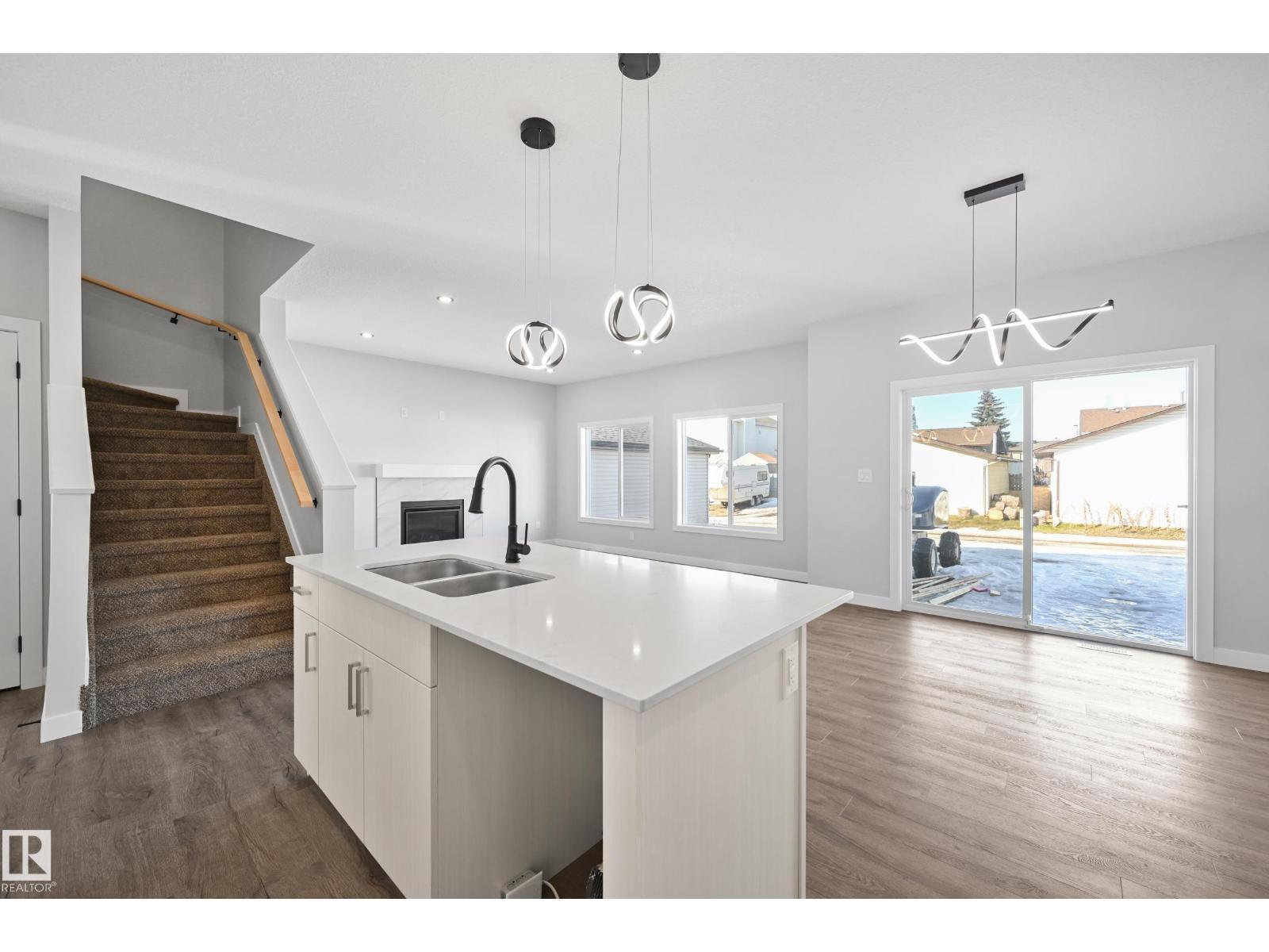 Photo 10 of 76 Maple Cr, Gibbons AB