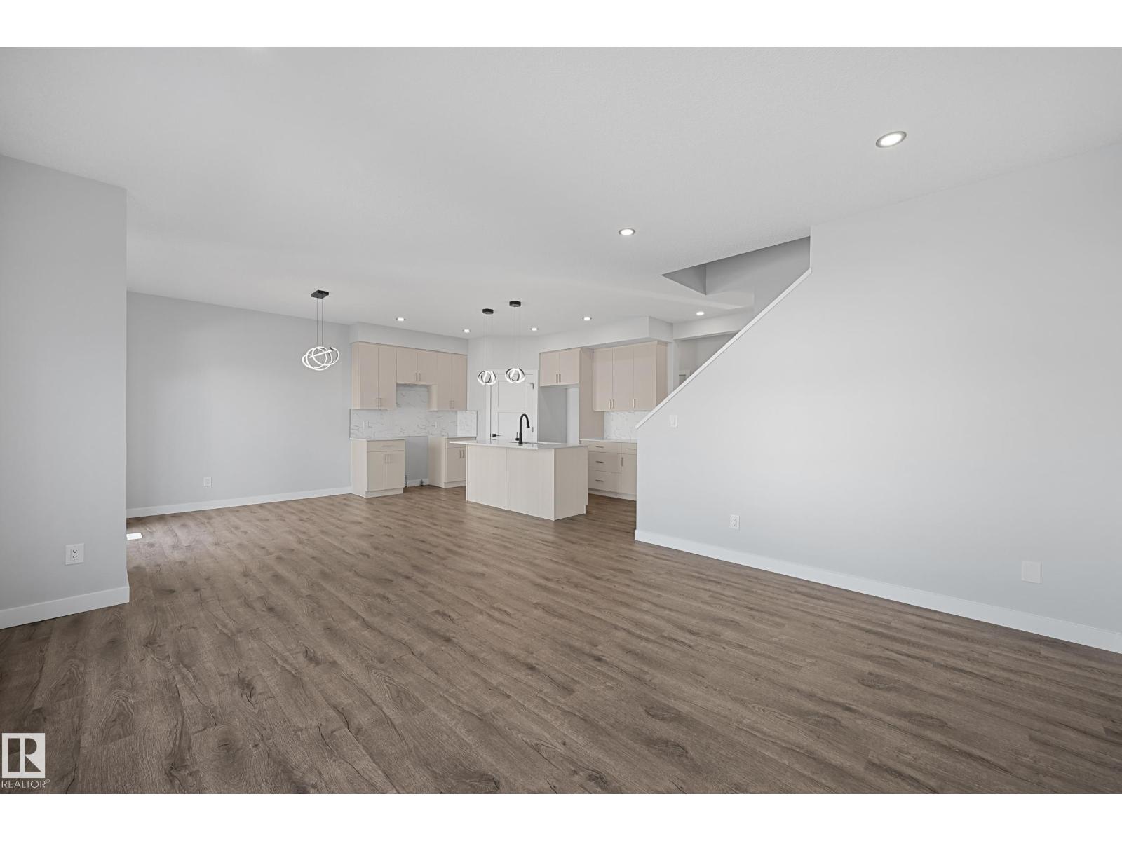 Photo 12 of 76 Maple Cr, Gibbons AB