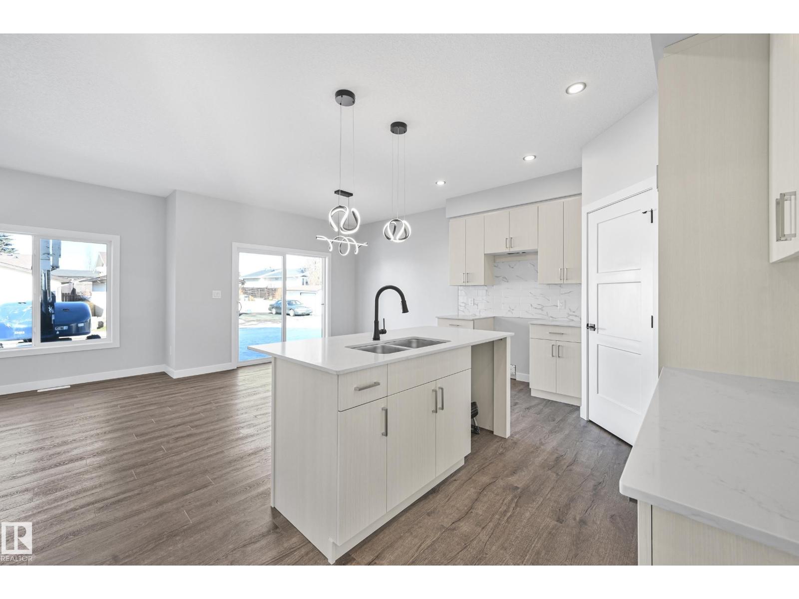 Photo 6 of 76 Maple Cr, Gibbons AB