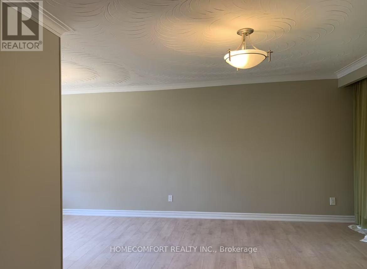 Photo 14 of 166 Sherwood Forest Drive, Markham ON