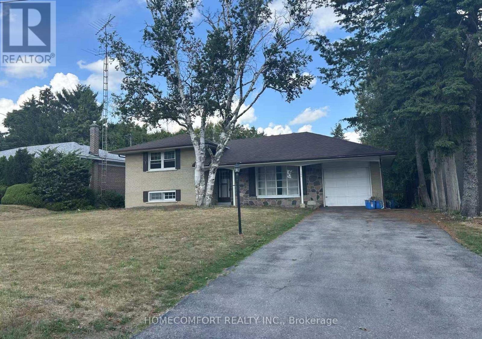 Photo 12 of 166 Sherwood Forest Drive, Markham ON
