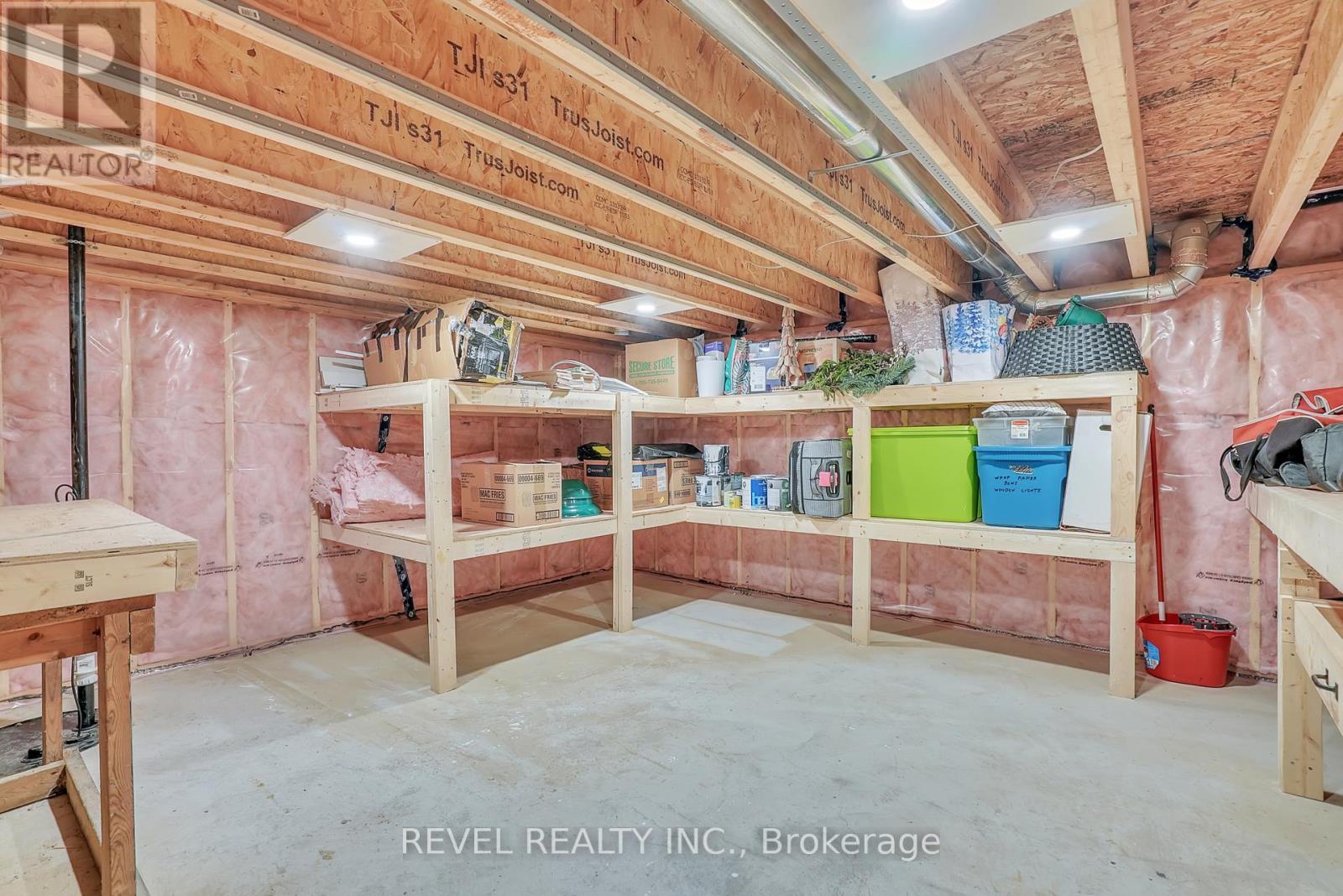 Photo 35 of 125 Dundonald Street, Barrie ON