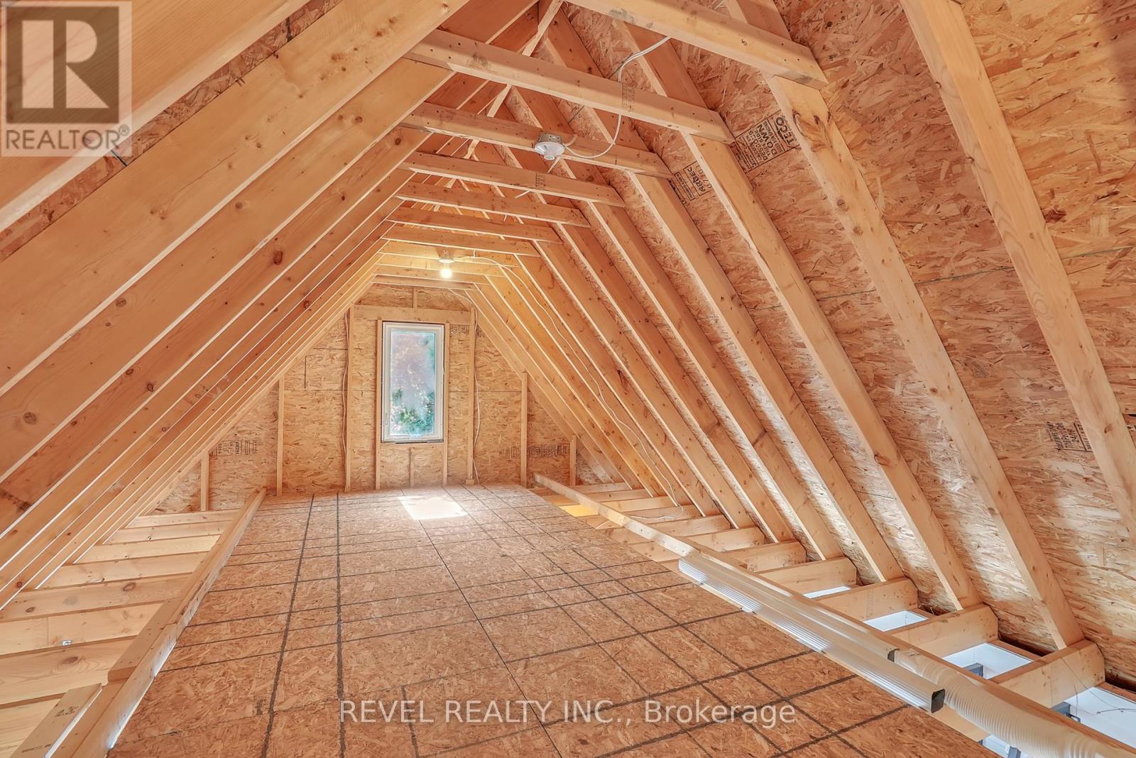 Photo 37 of 125 Dundonald Street, Barrie ON