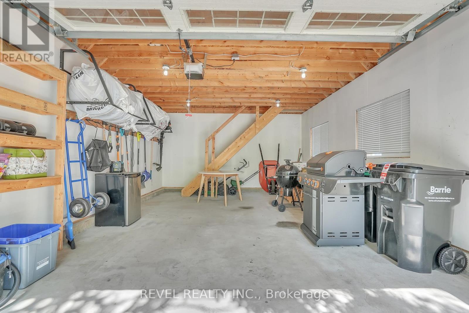 Photo 36 of 125 Dundonald Street, Barrie ON