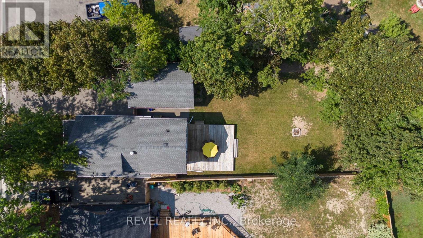 Photo 45 of 125 Dundonald Street, Barrie ON