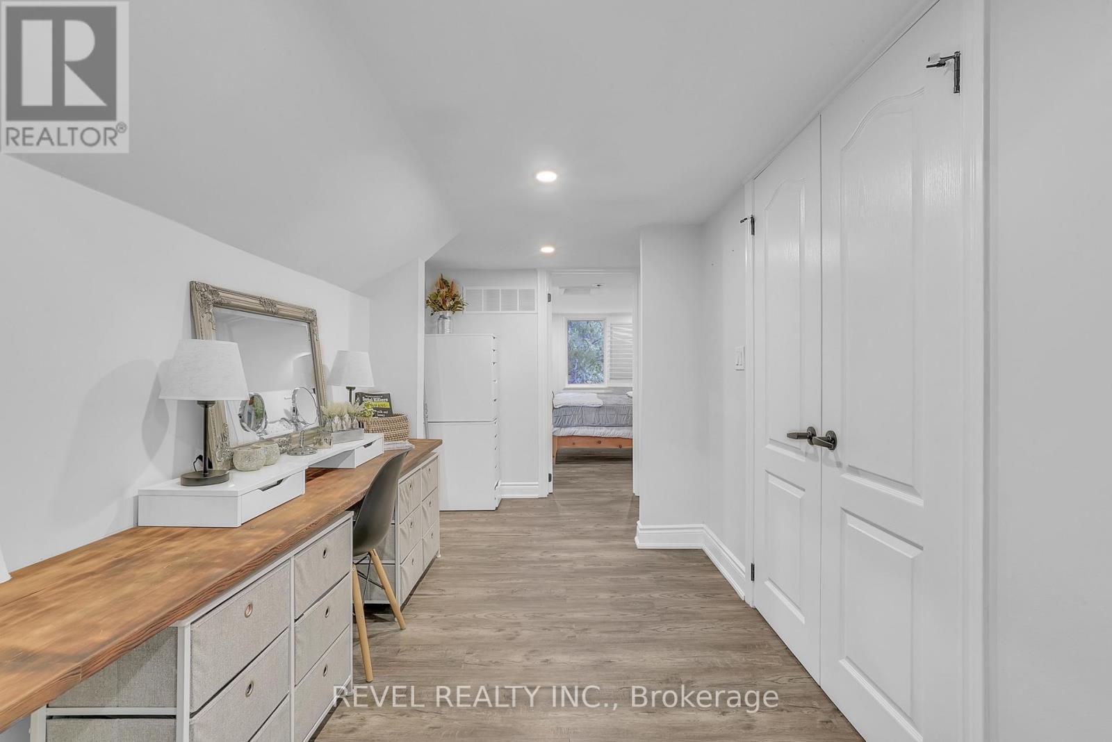 Photo 28 of 125 Dundonald Street, Barrie ON