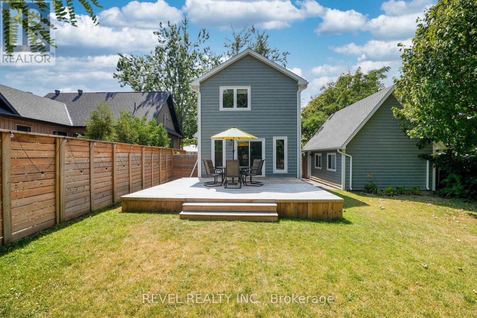 Photo 39 of 125 Dundonald Street, Barrie ON