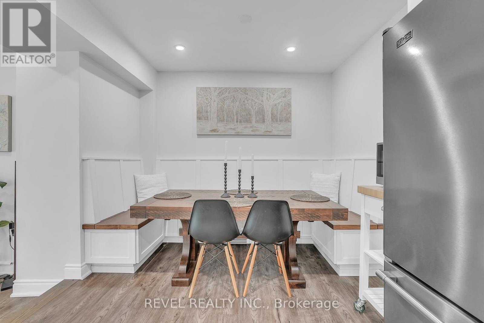 Photo 14 of 125 Dundonald Street, Barrie ON