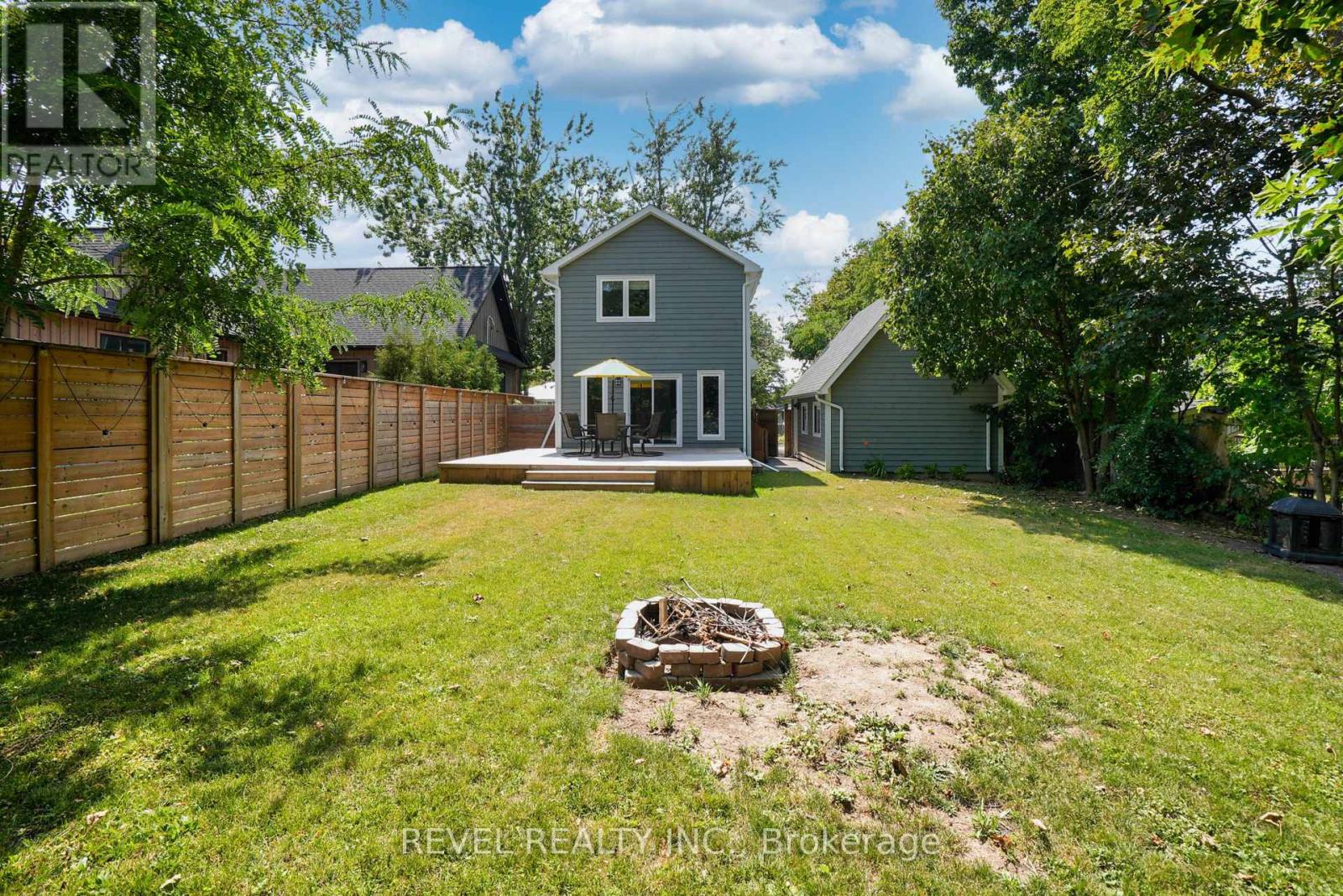 Photo 44 of 125 Dundonald Street, Barrie ON