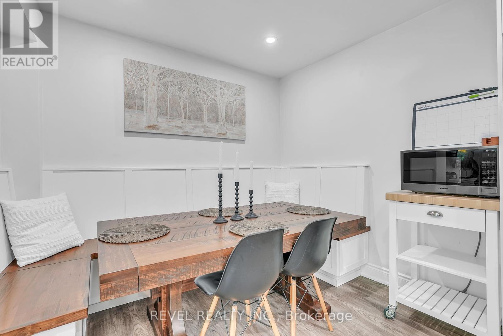 Photo 15 of 125 Dundonald Street, Barrie ON