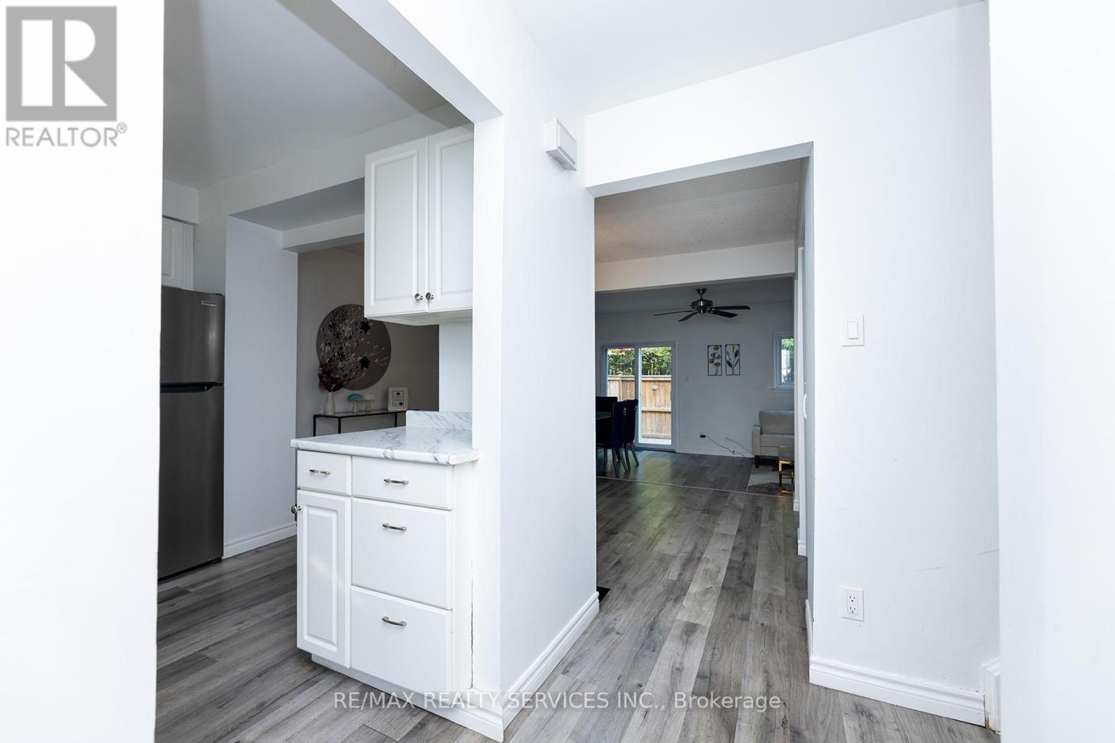 Photo 8 of Unit 3 1306 Guelph Line, Burlington ON