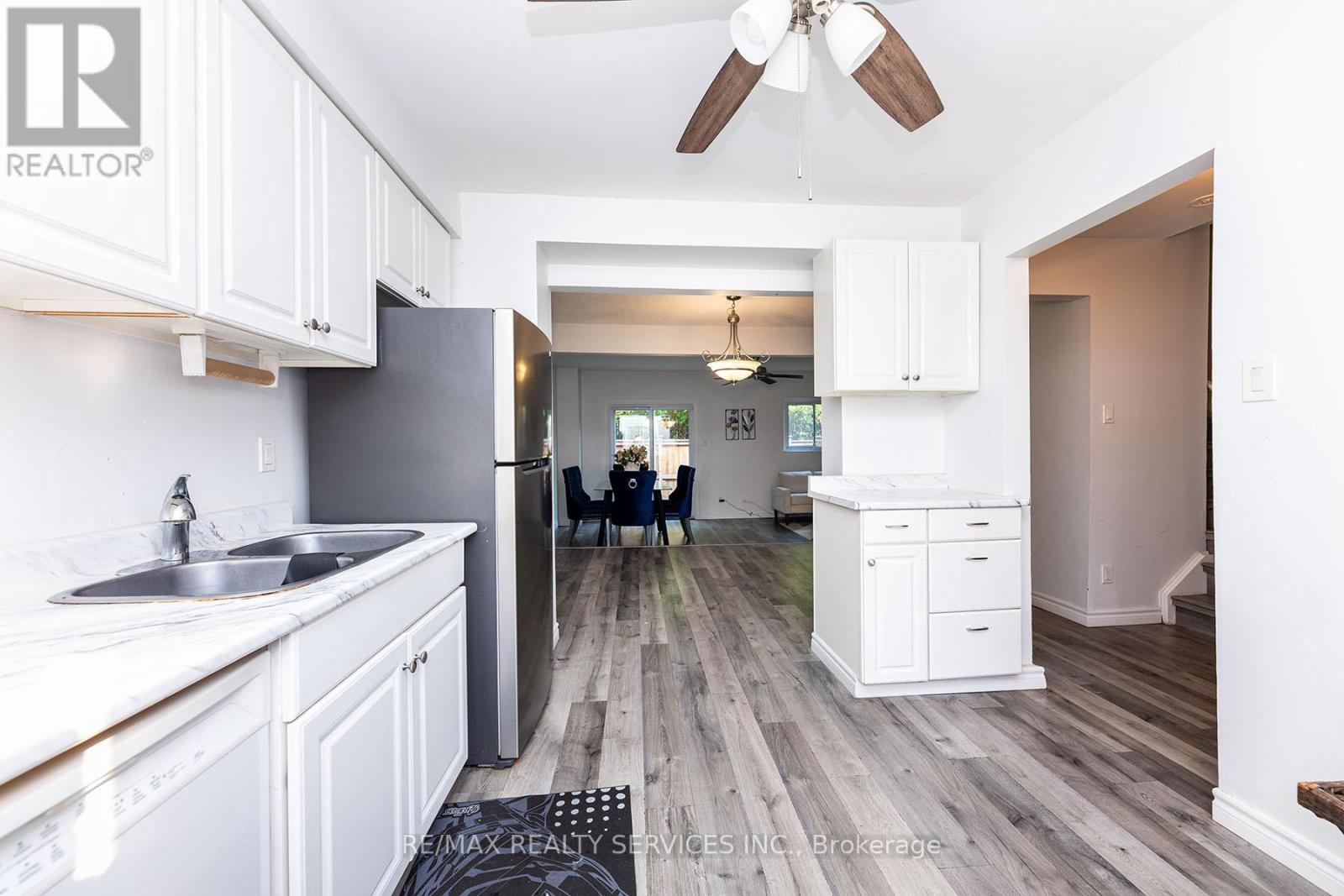 Photo 11 of Unit 3 1306 Guelph Line, Burlington ON