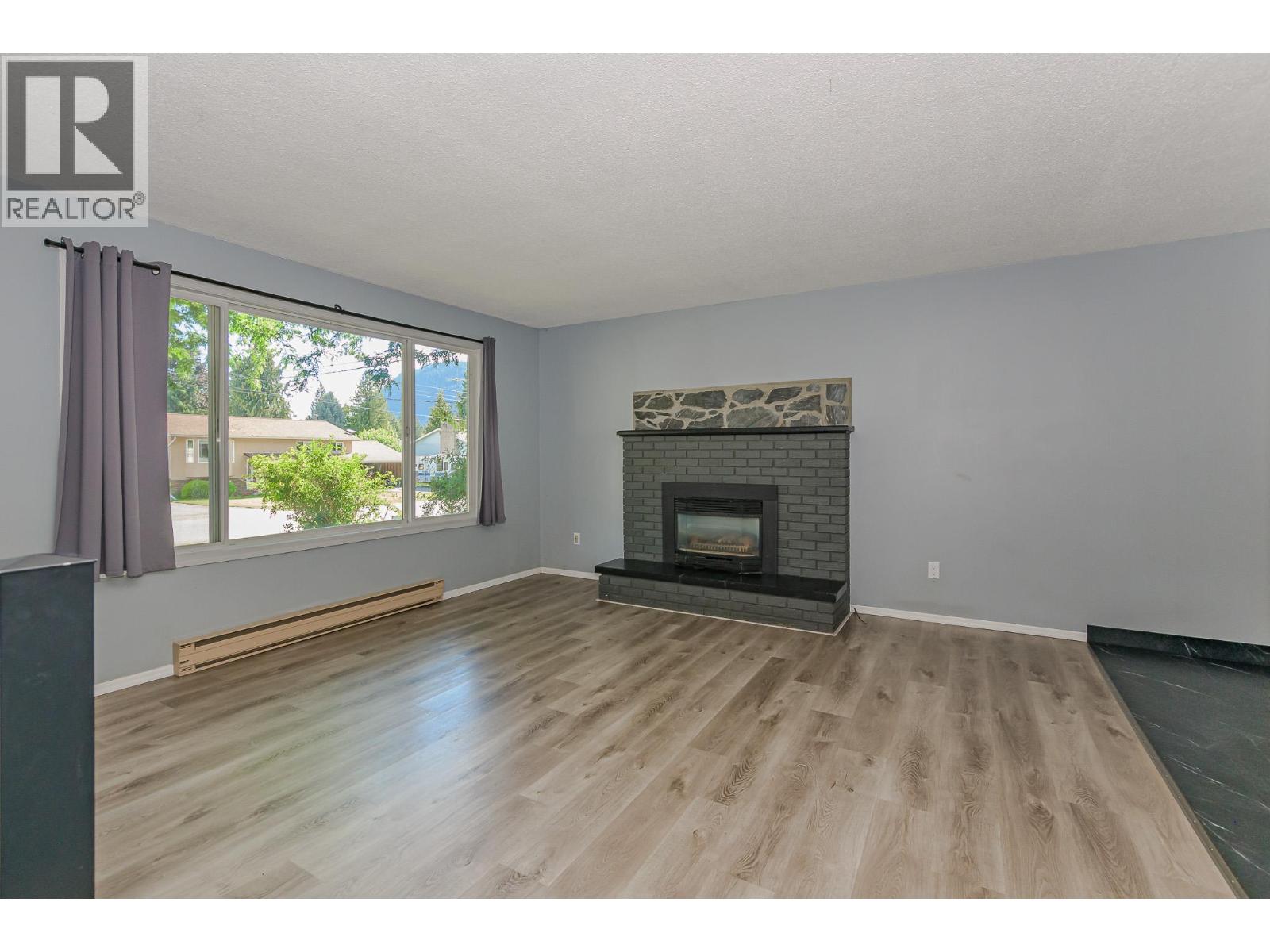 Photo 46 of 714 Maple Street, Sicamous BC