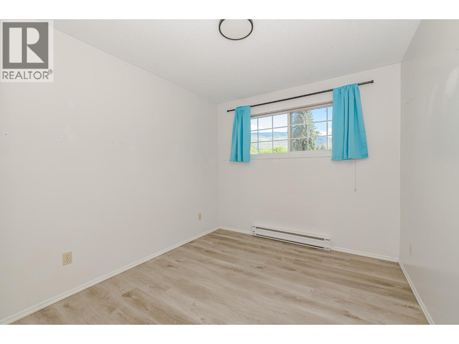 Photo 10 of 714 Maple Street, Sicamous BC