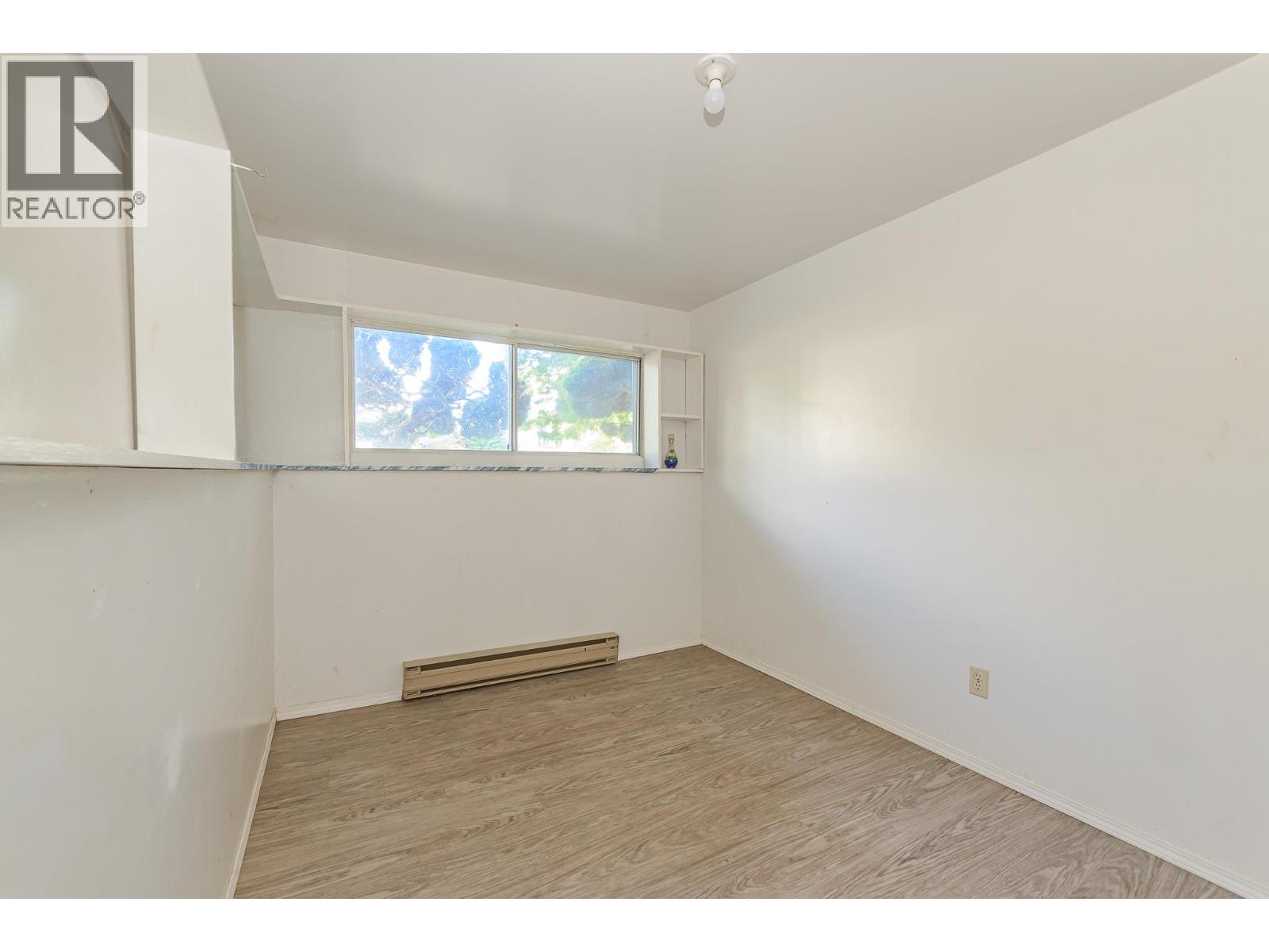 Photo 18 of 714 Maple Street, Sicamous BC