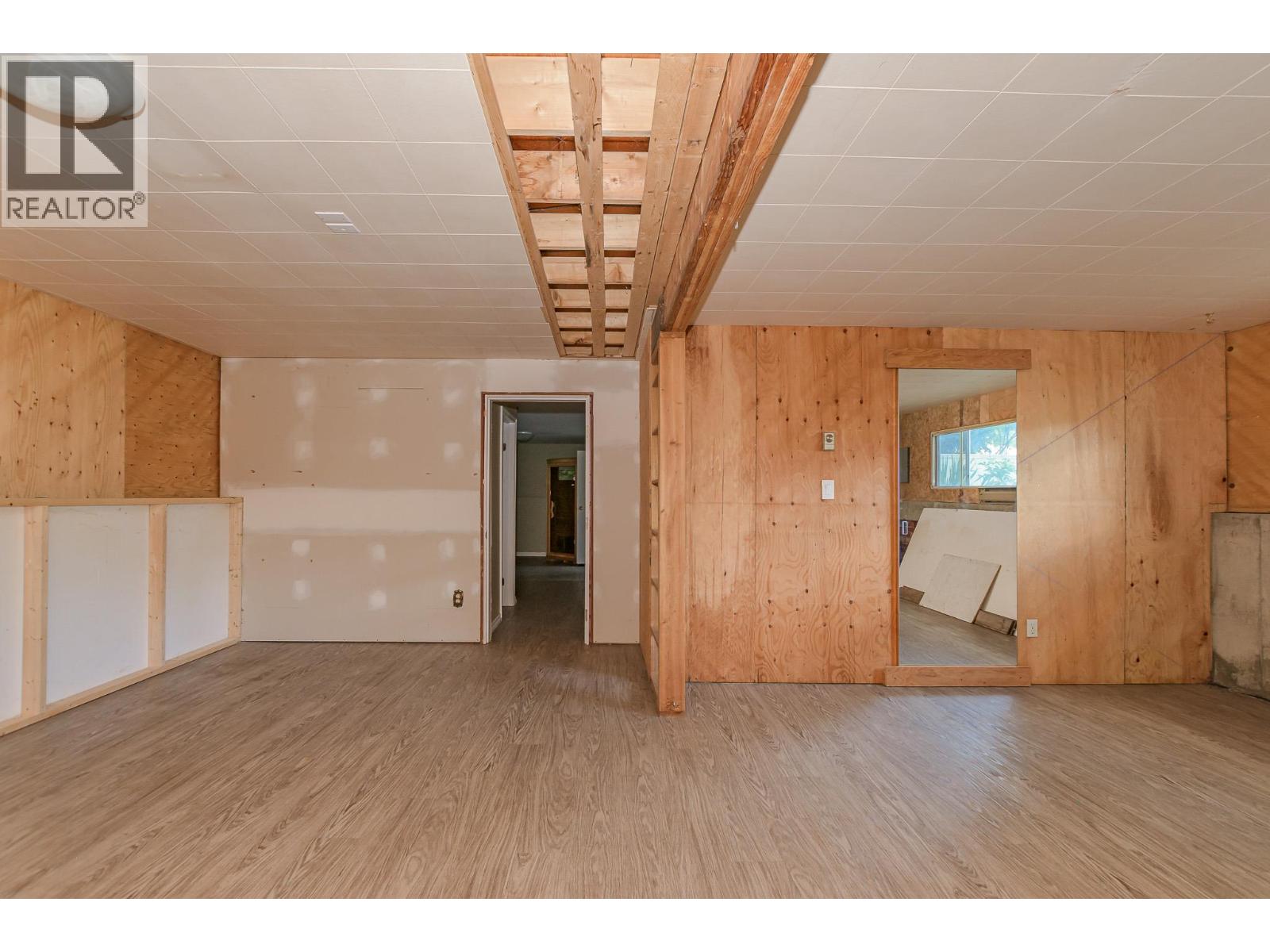 Photo 20 of 714 Maple Street, Sicamous BC