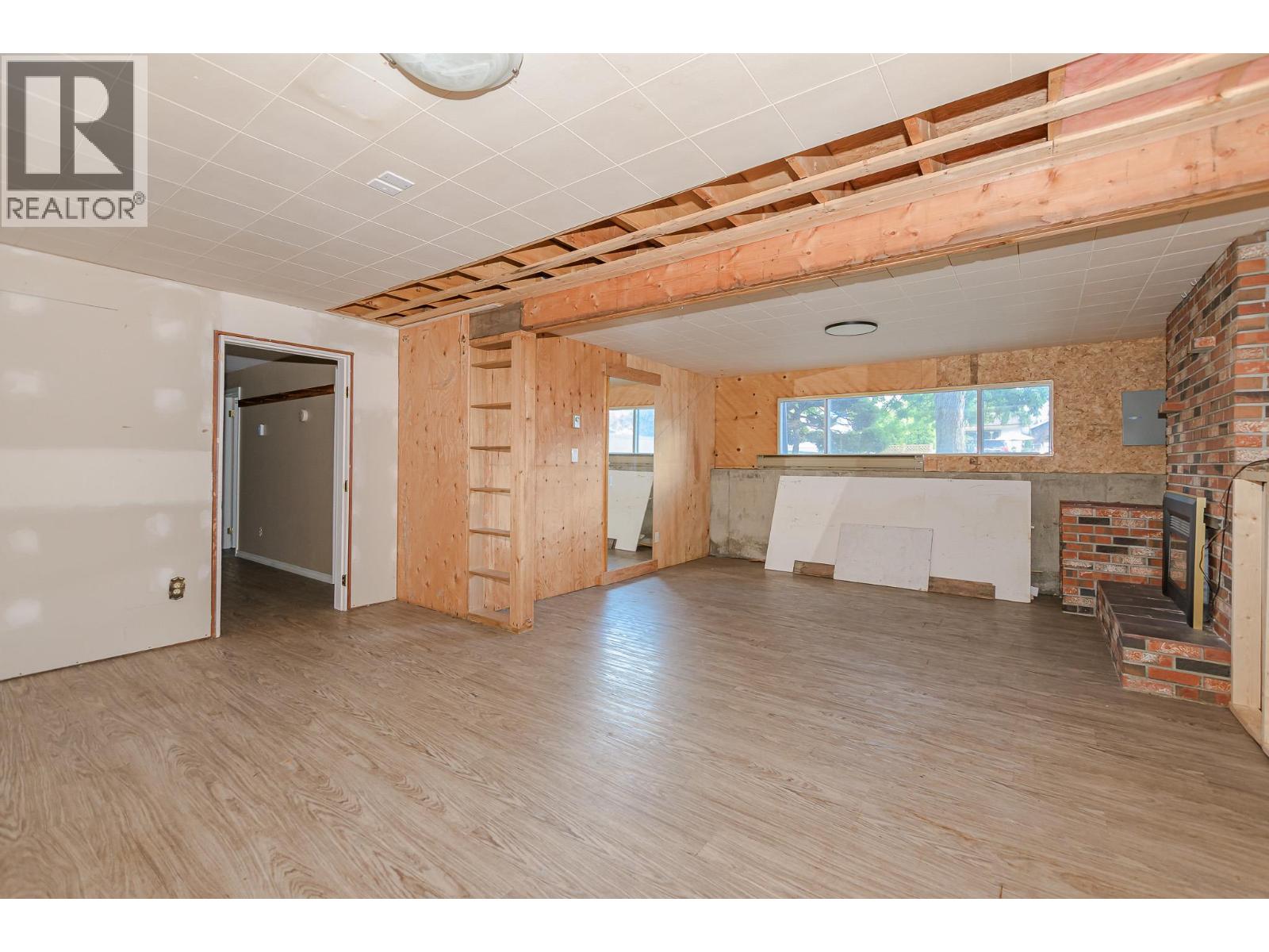 Photo 57 of 714 Maple Street, Sicamous BC