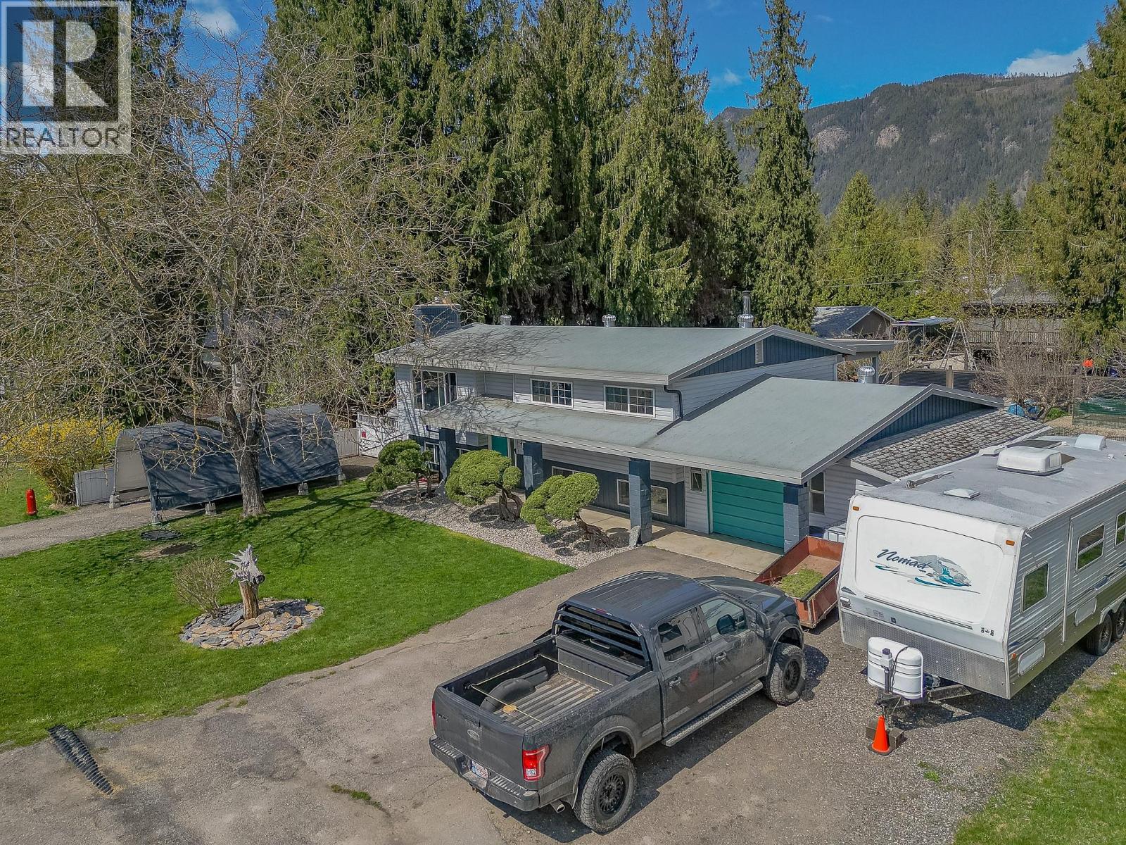 Photo 39 of 714 Maple Street, Sicamous BC