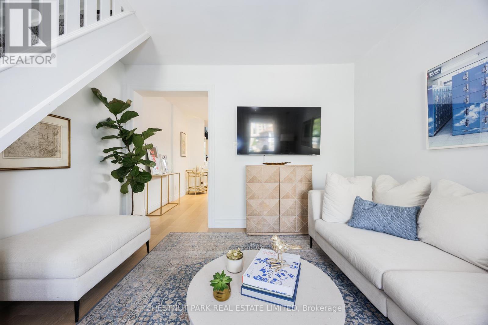 Photo 1 of 154 Cedric Avenue, Toronto ON