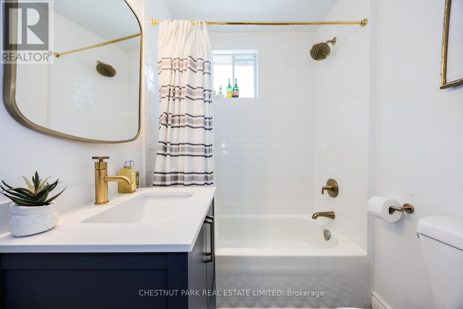 Photo 13 of 154 Cedric Avenue, Toronto ON