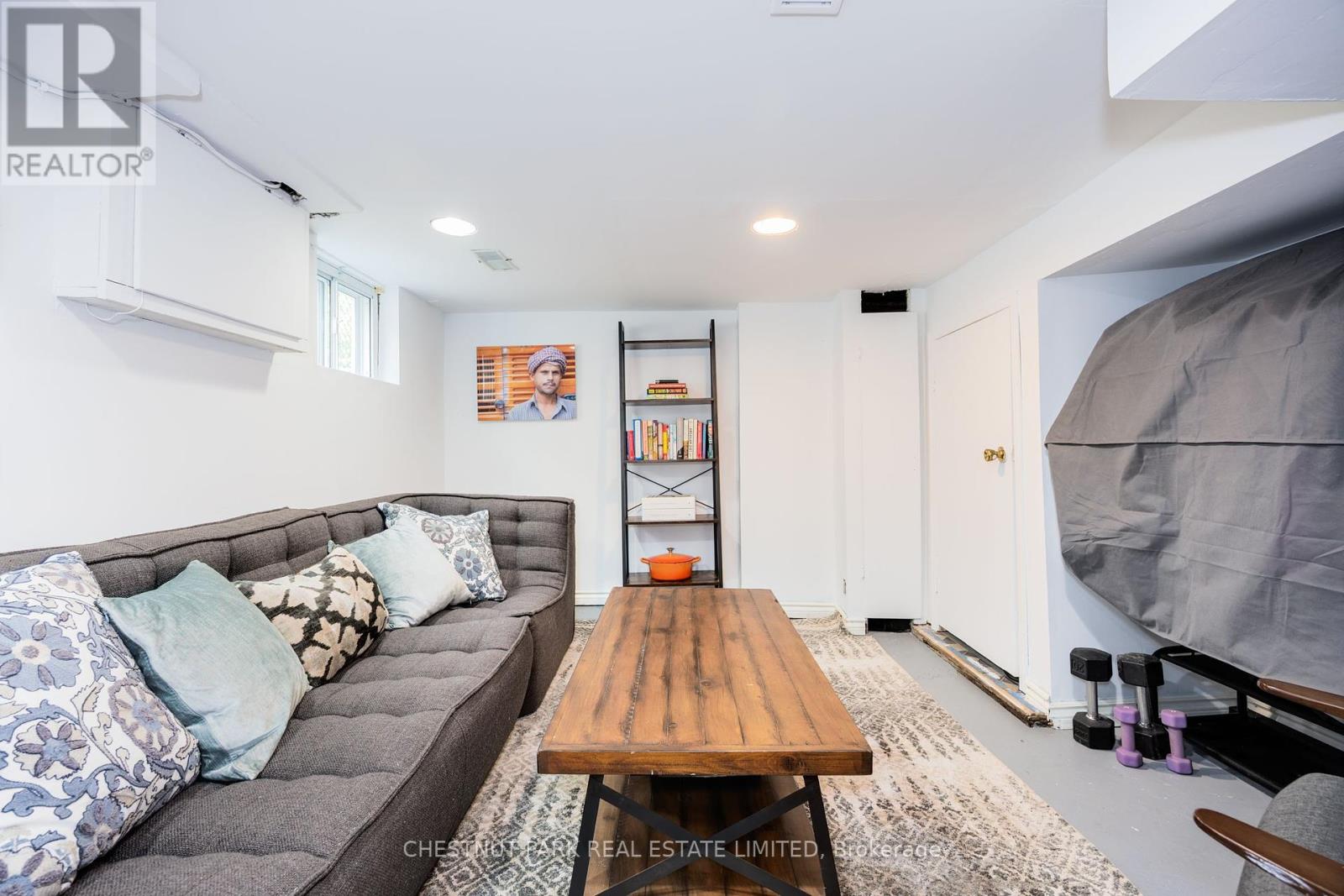Photo 15 of 154 Cedric Avenue, Toronto ON