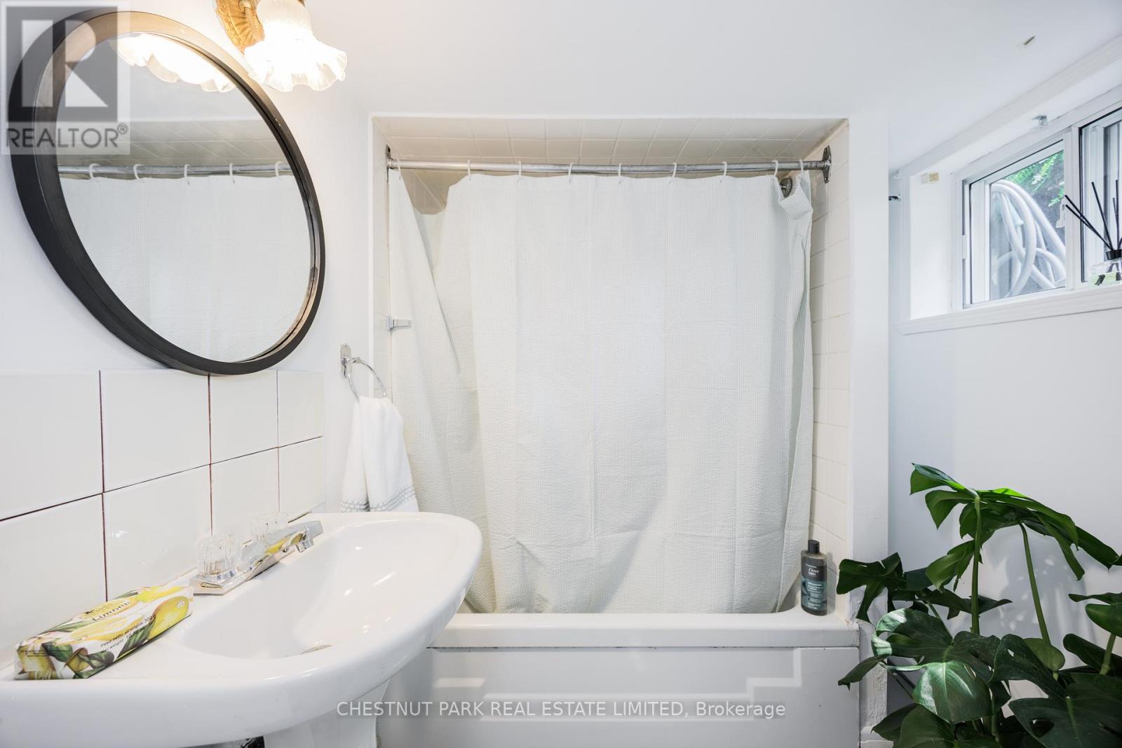 Photo 17 of 154 Cedric Avenue, Toronto ON