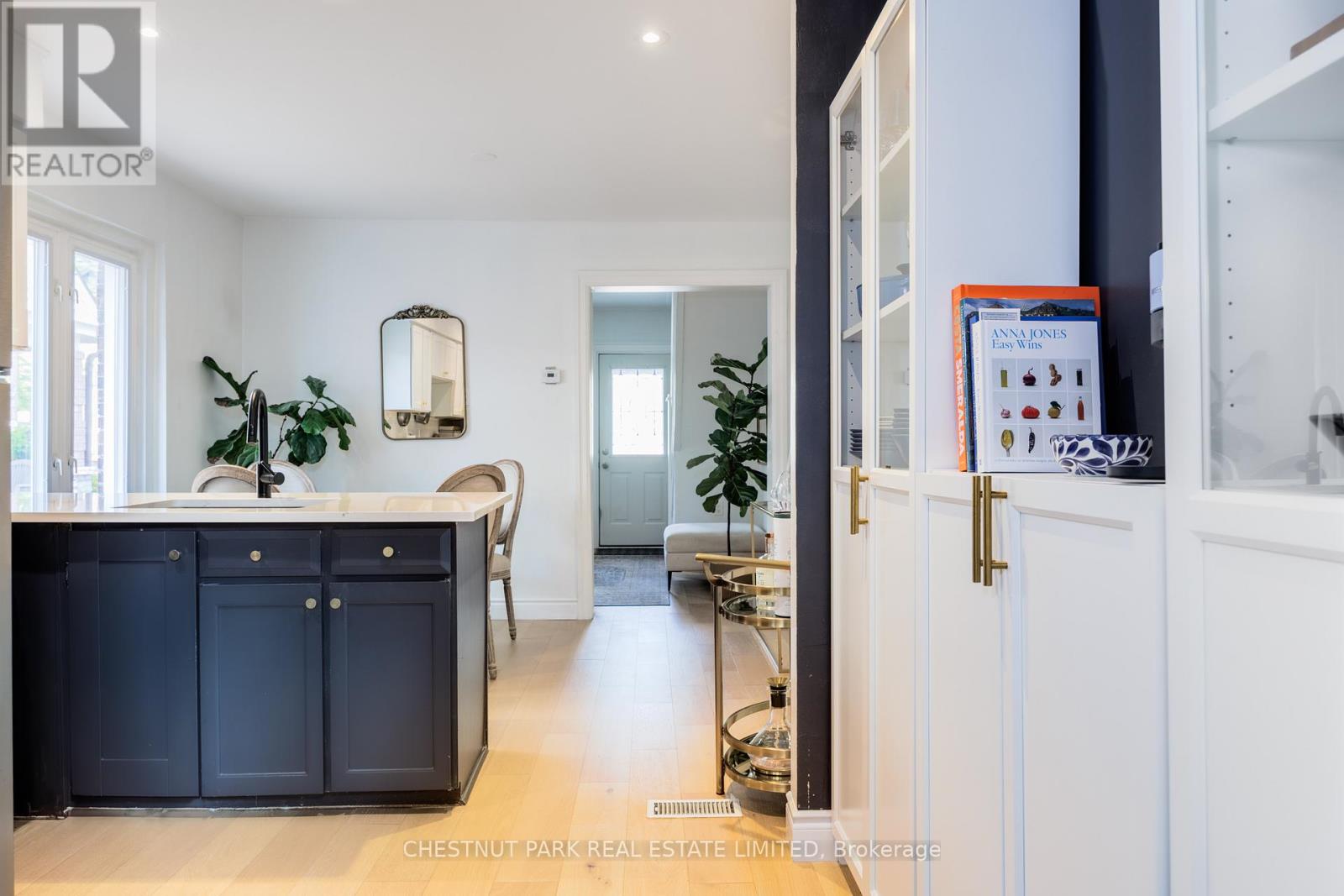 Photo 9 of 154 Cedric Avenue, Toronto ON